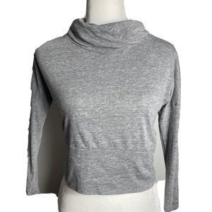 Chaser XS . Crop T- Shirt 3/4 Sleeve . Gray